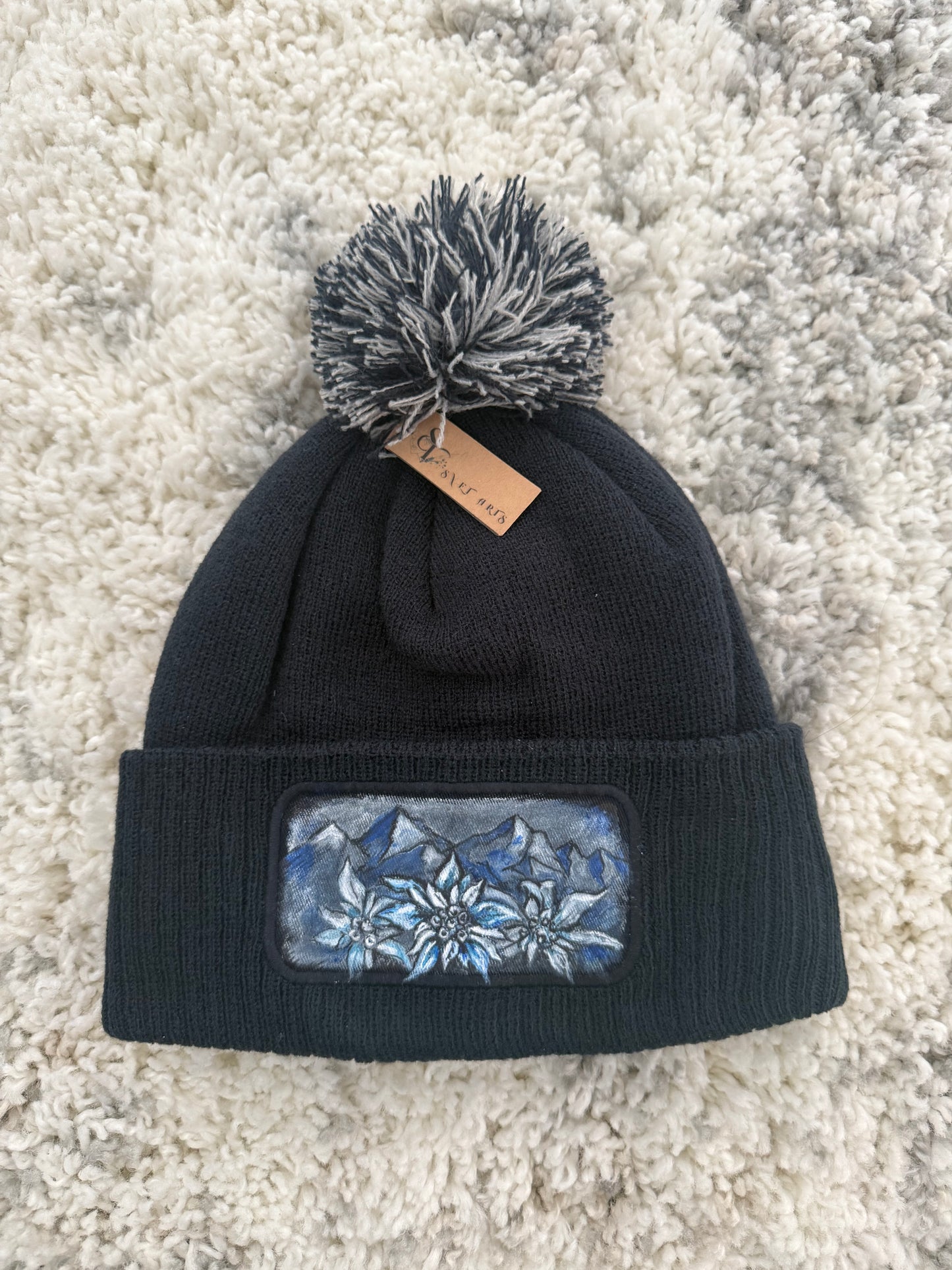 Edelweiss Alpine Beanie - Winter Vibes